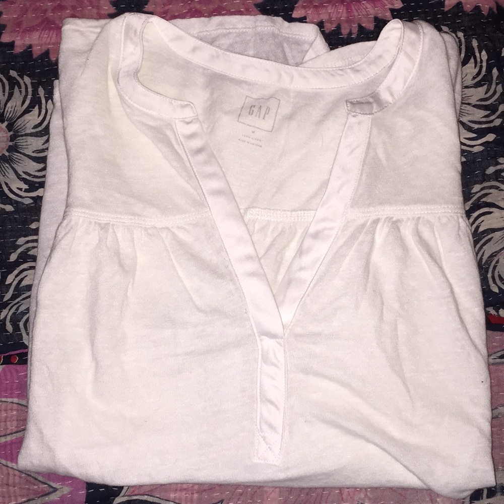 2 Gap Tops - Picture 5 of 9